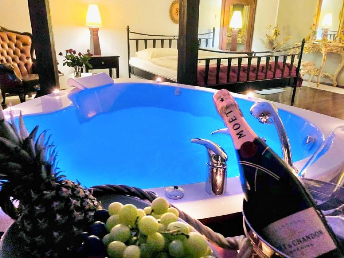 Restauracja - Hotel Mocca D'Oro Mikolow Ngoại thất bức ảnh