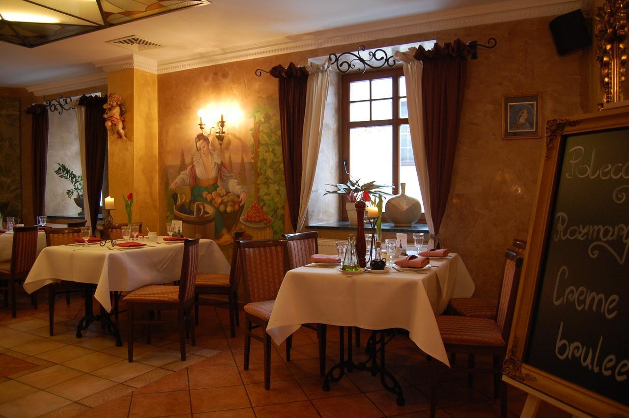Restauracja - Hotel Mocca D'Oro Mikolow Ngoại thất bức ảnh