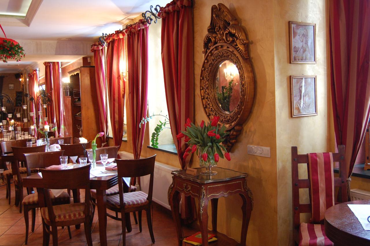 Restauracja - Hotel Mocca D'Oro Mikolow Ngoại thất bức ảnh