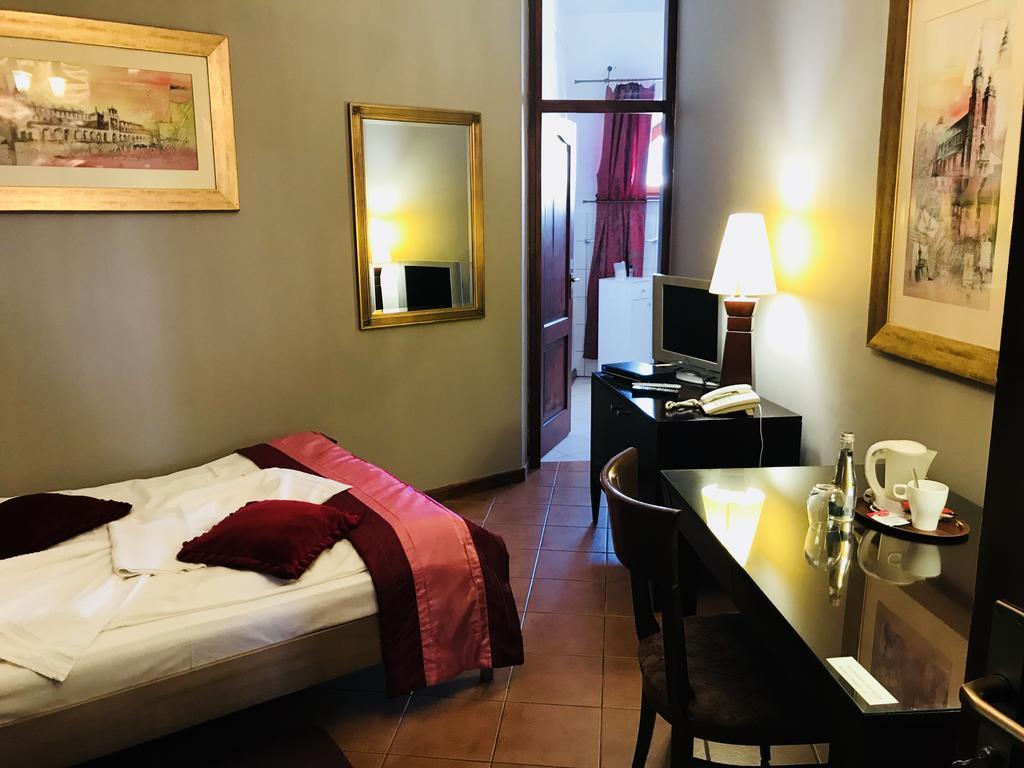 Restauracja - Hotel Mocca D'Oro Mikolow Ngoại thất bức ảnh