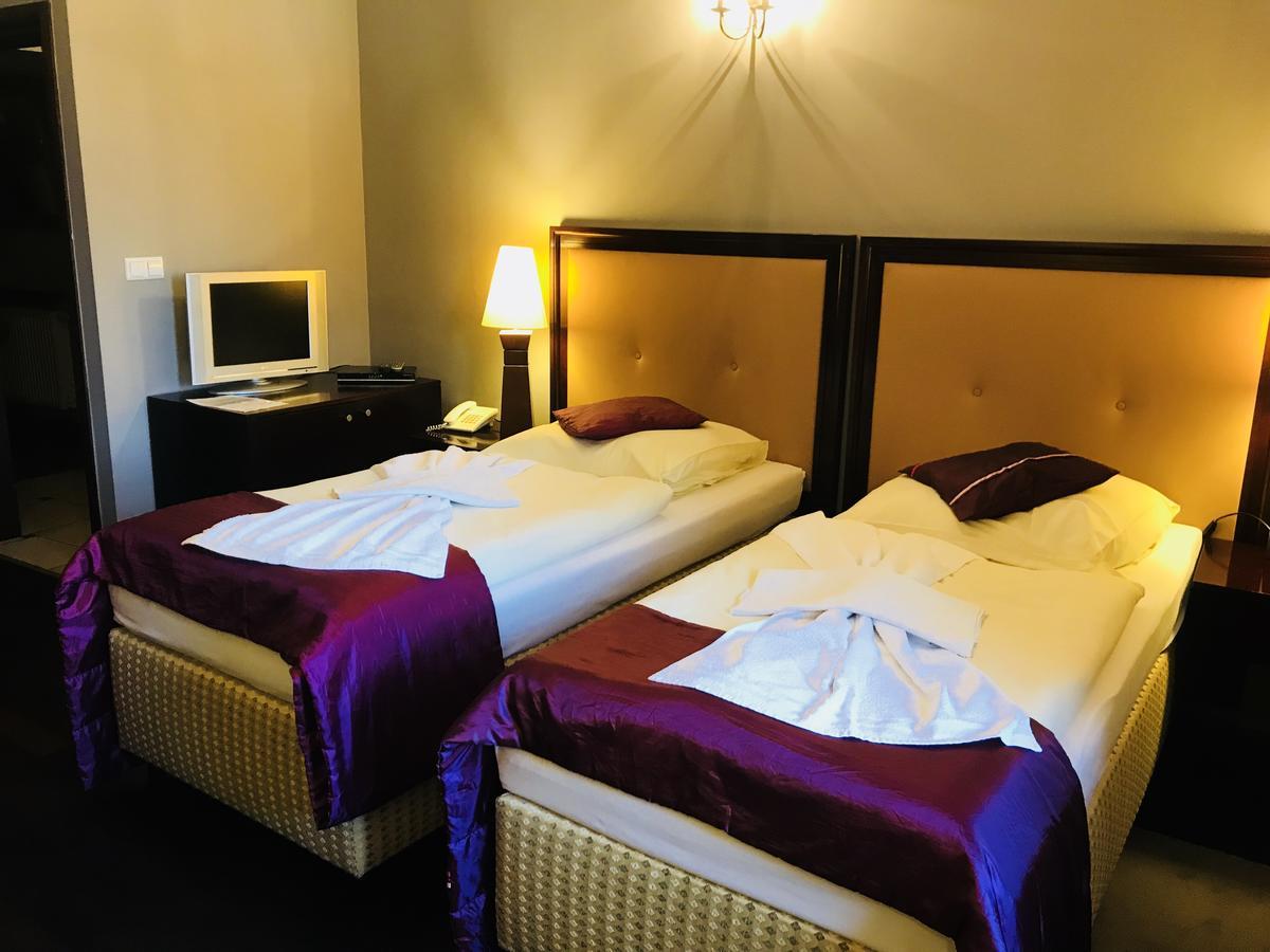 Restauracja - Hotel Mocca D'Oro Mikolow Ngoại thất bức ảnh